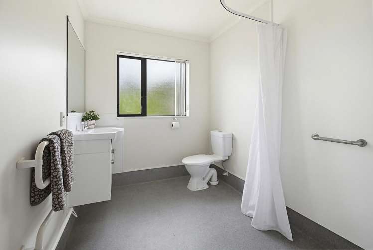 20/42 Main Road Tawa_11