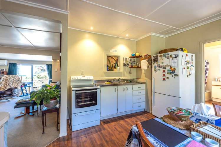 77 Ocean Road Surfdale_8