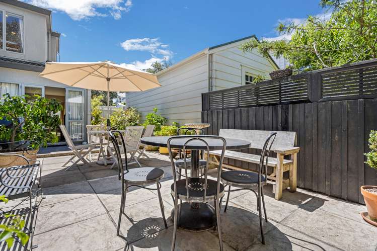 23 Ascot Avenue Narrow Neck_7