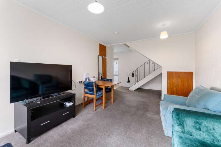 2/53 Brockworth Place_1