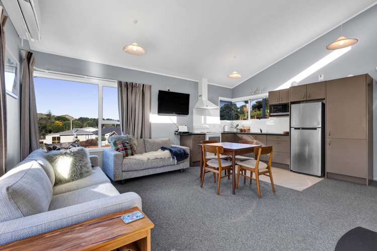 8 Tainui Street Mokau_5