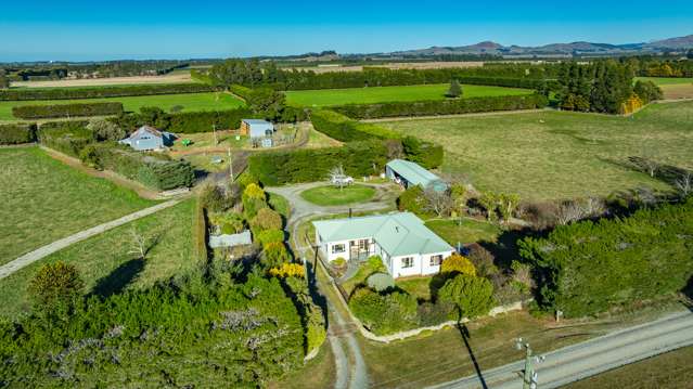 Appealing small farm/large lifestyle property