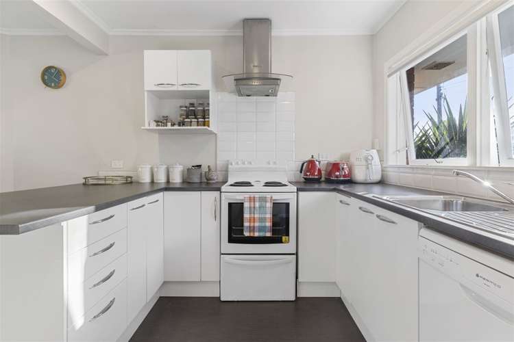 4/110 East Coast Road Forrest Hill_2