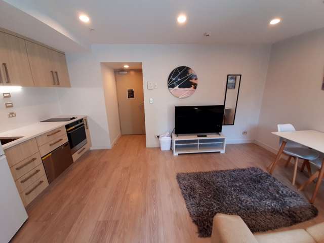 75 Victoria Street West 10015_1