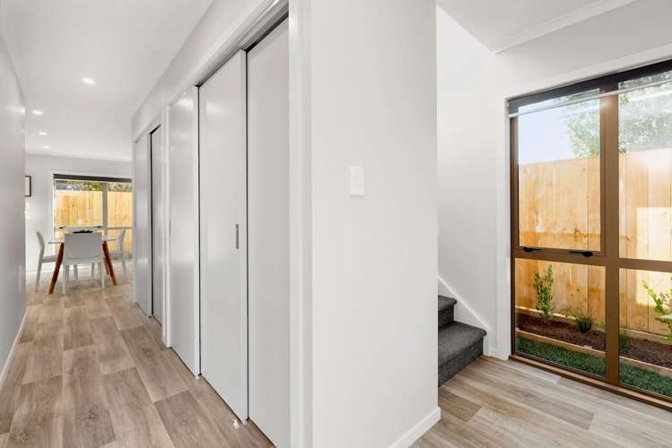 2/10 Gazeley Avenue Silverdale_10