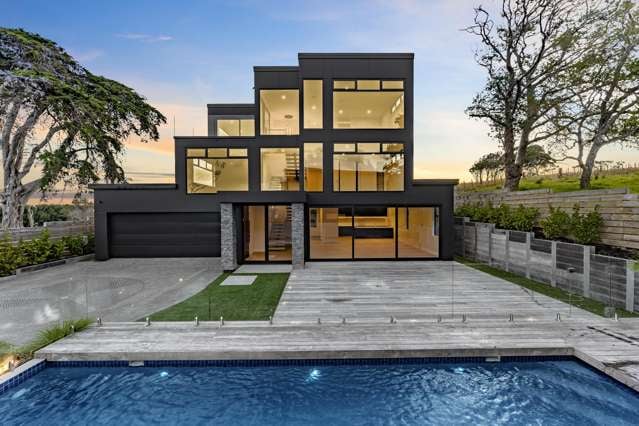 Luxury Living on Riddell