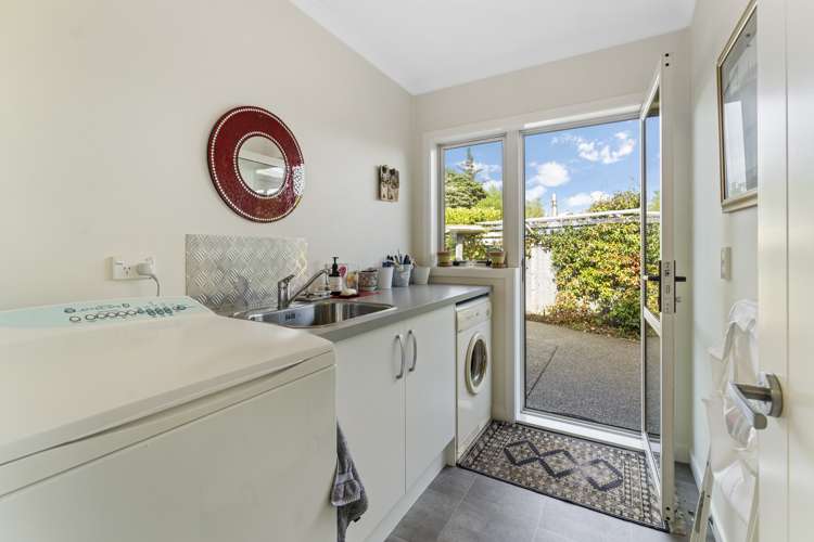 11 Byron Brown Place Otaki Beach_15