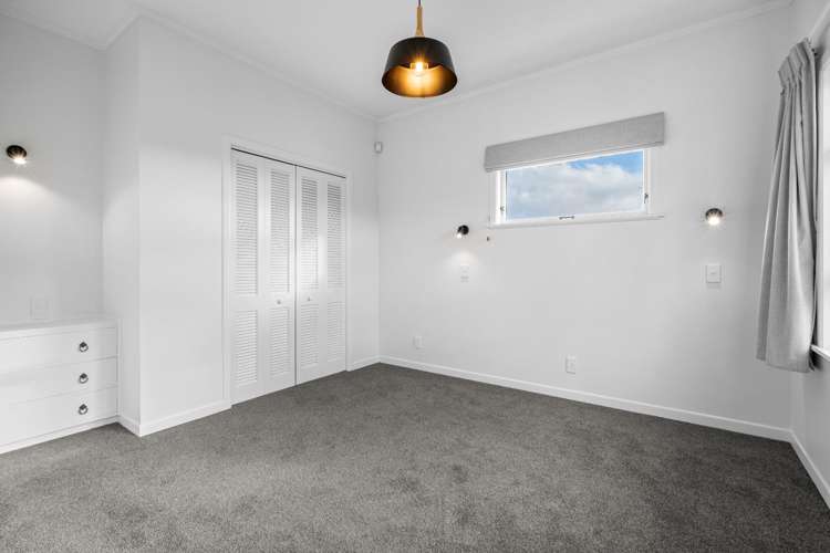 33 Dalethorpe Avenue 10458_10