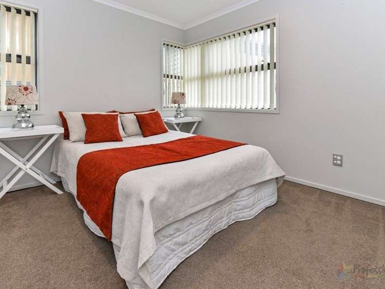 12 Hirimate Place Flat Bush_12