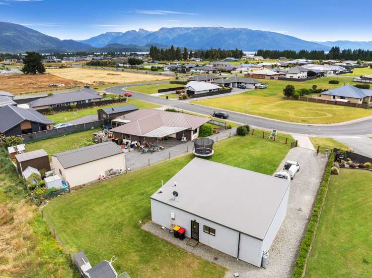 75 Orbell Crescent Te Anau_14