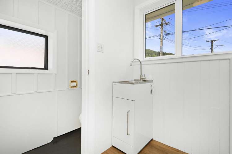 21 Wilkie Crescent Naenae_5