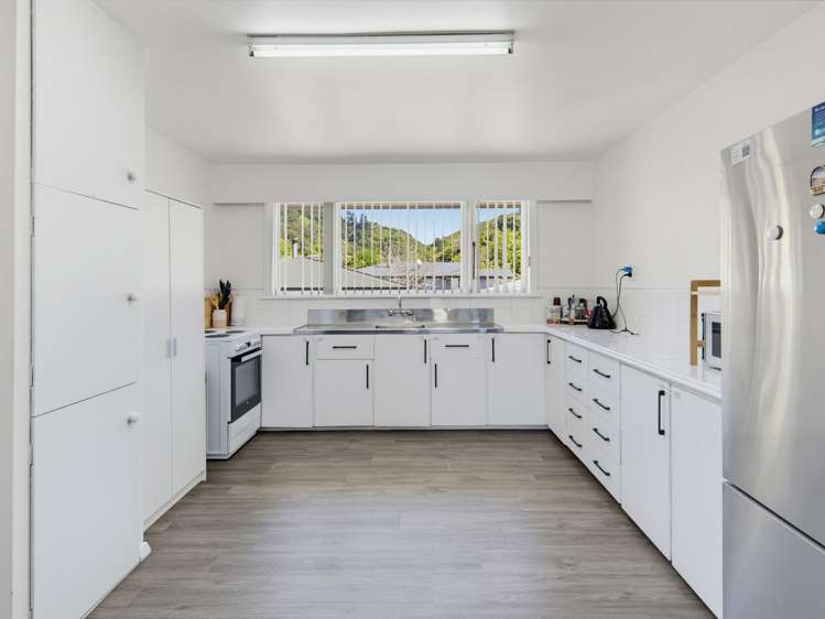 51 Wairau Road Picton_5