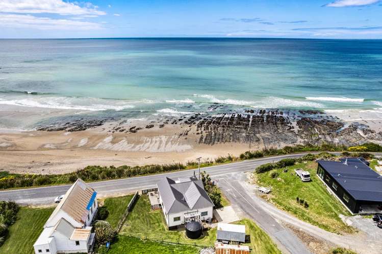 2 Wood Street Kaka Point_17