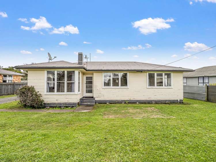 12 & 12a Bellingham Crescent_4