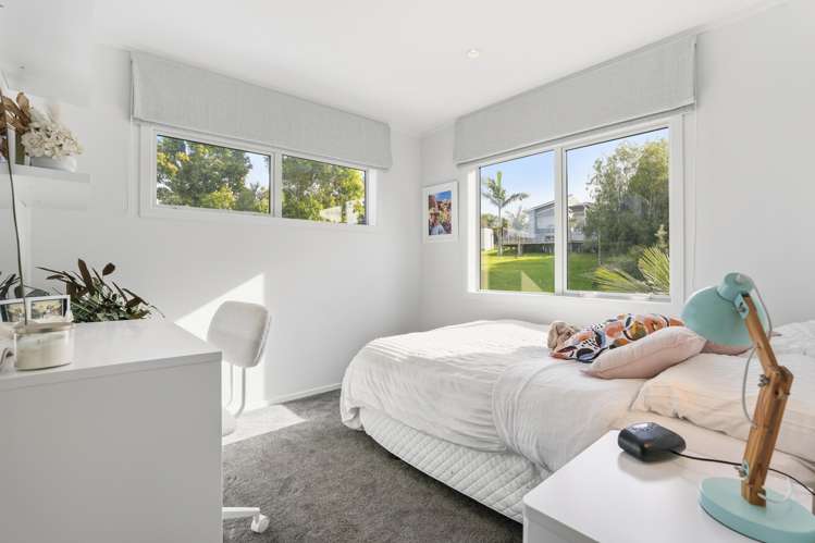 2/1 Gray Crescent Torbay_19