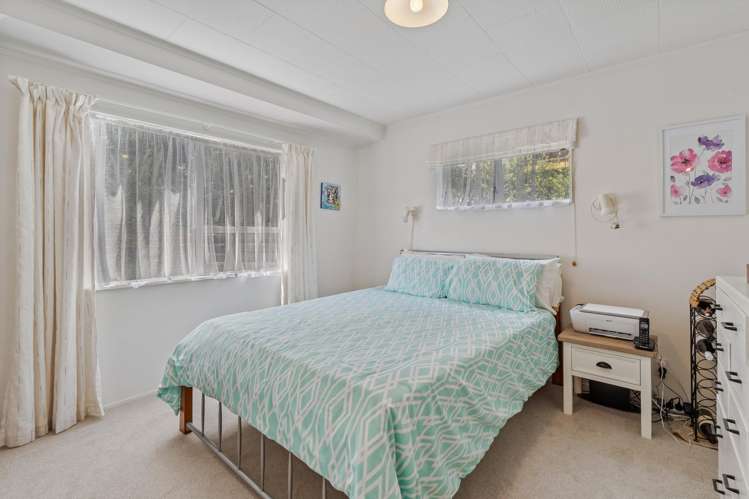 36 Raumati Crescent Onerahi_10