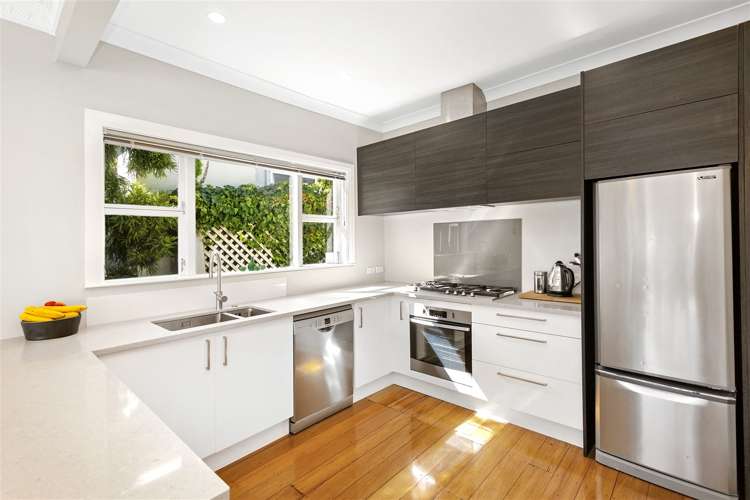 32 Cavendish Square Strathmore Park_7