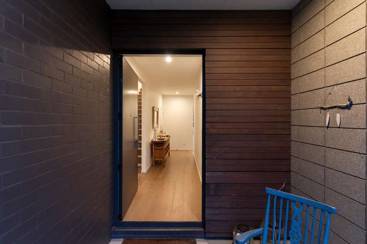 32 Defender Crescent_3