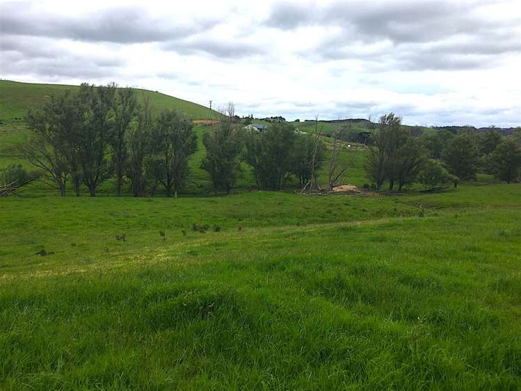 70 Churton Road Kaingaroa_17