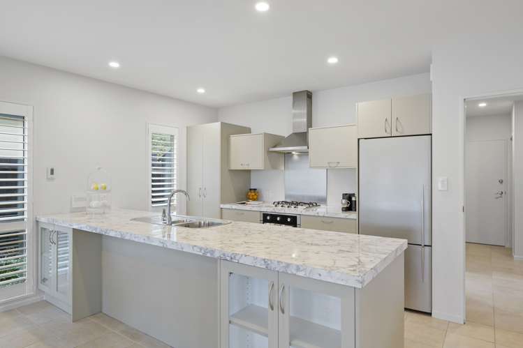 132 Lake Terrace Road Burwood_6