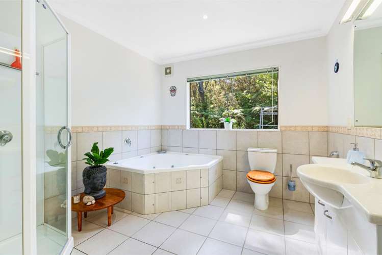 6 Chenery Road Red Beach_15