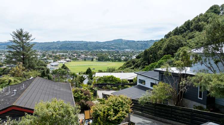 239 Whites Line East Waiwhetu_17