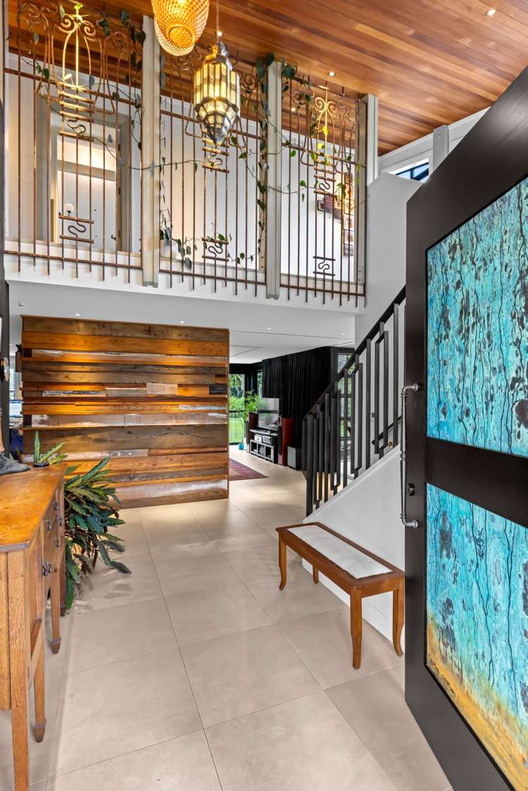 581 West Coast Road_2