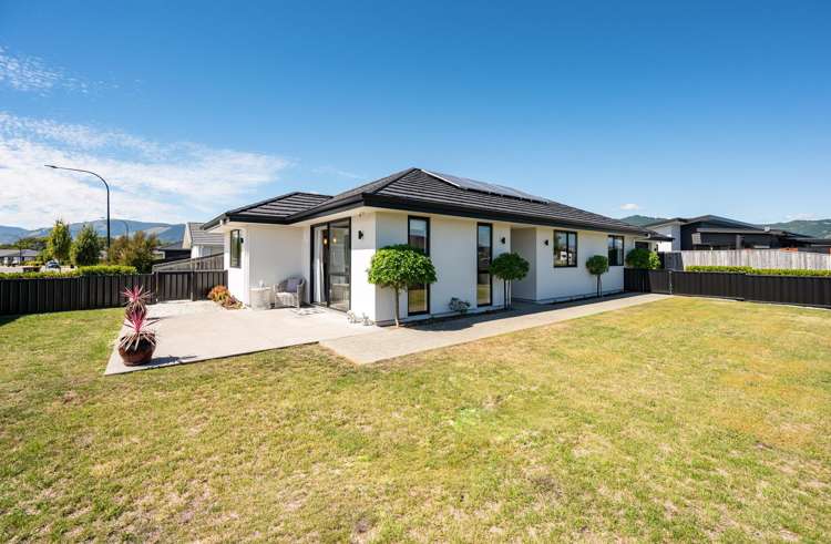 1 Woodley Road Richmond_19