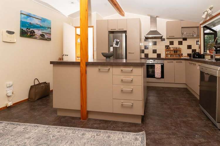 33A Island Bay Road 1603_2