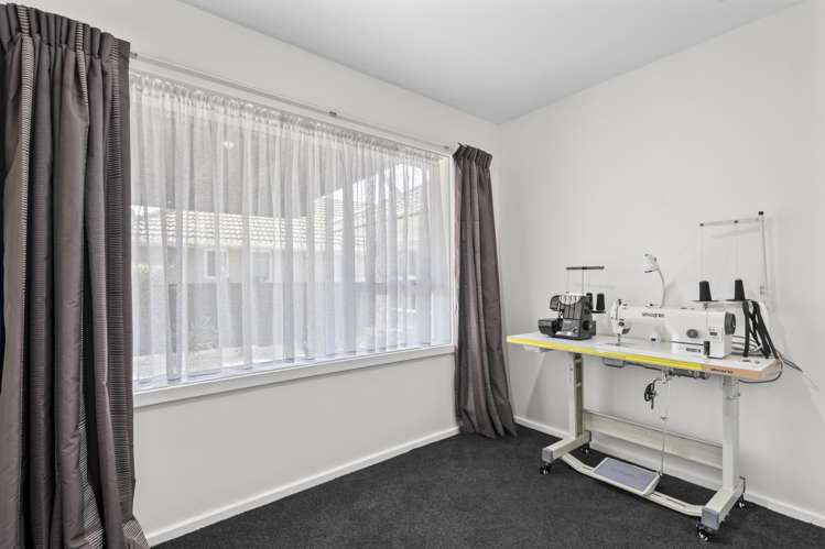 241 Shortland Street Aranui_14