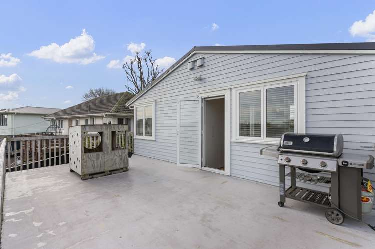 27 Kirrie Avenue Te Atatu South_26