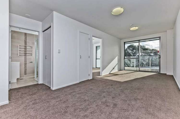 320/17 Link Crescent Stanmore Bay_11