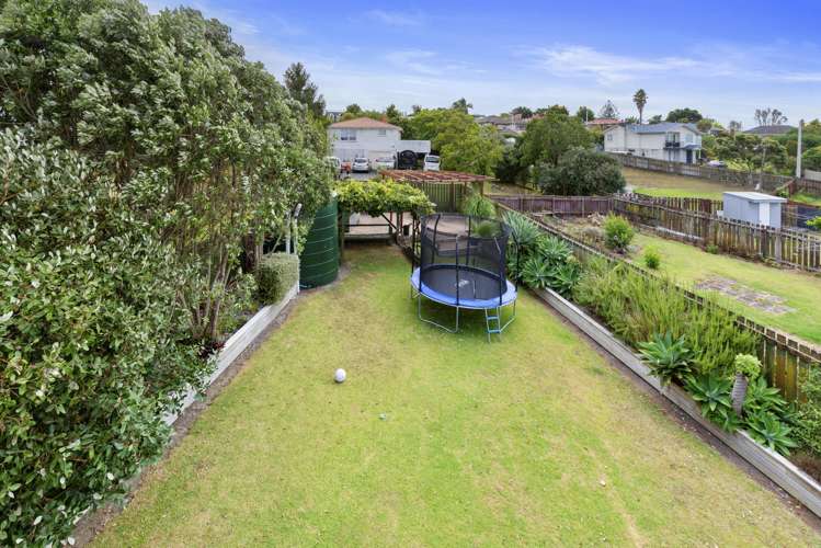 28 Tiroroa Avenue Te Atatu South_17