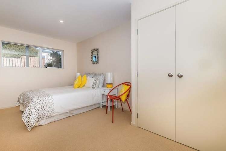 1/28 Beach Road Castor Bay_12