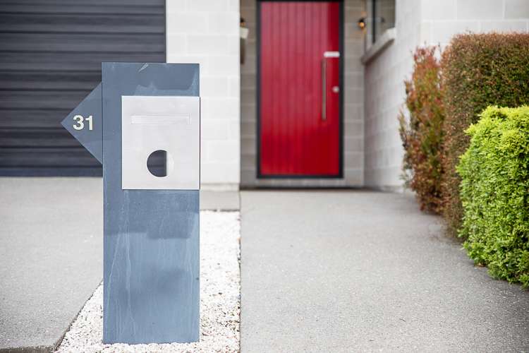 31 Corsair Crescent Burleigh_27