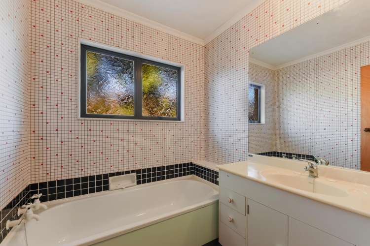 48 Farnham Drive Richmond_16