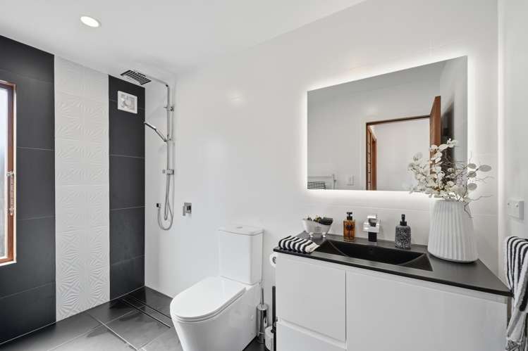 24a Orchard Road Waiake_16