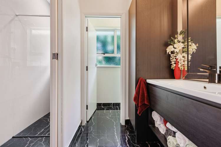 18a Dartmoor Avenue Westown_20