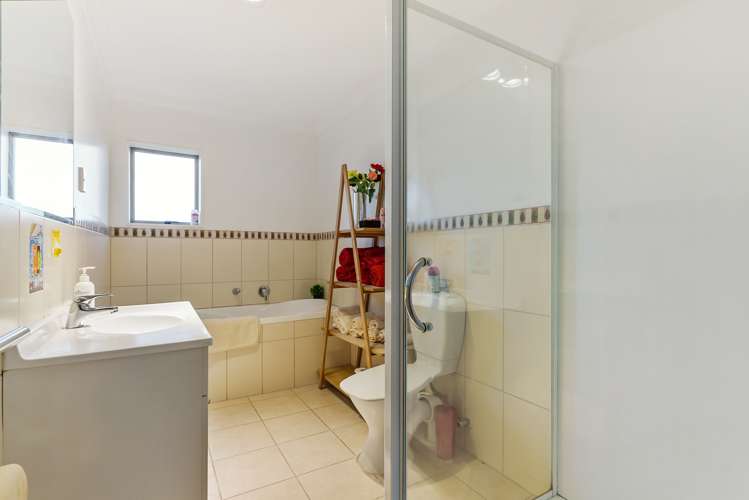 7 Exotic Place Massey_30