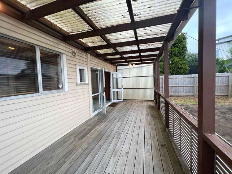 27 Blockhouse Bay Road Avondale_11