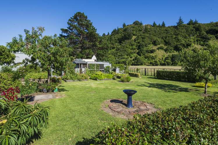 1 Forster Street Tolaga Bay_17