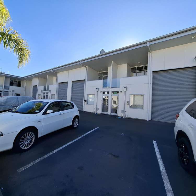 2/6 Loft Plce Kumeu_1
