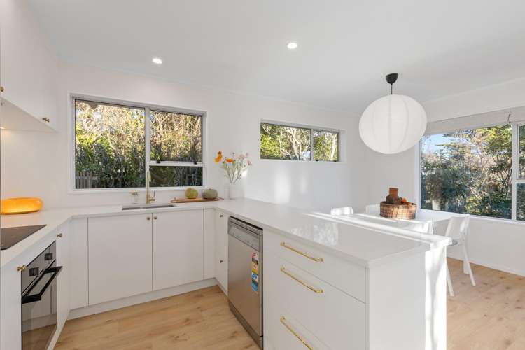 21B Colchester Crescent Newlands_6