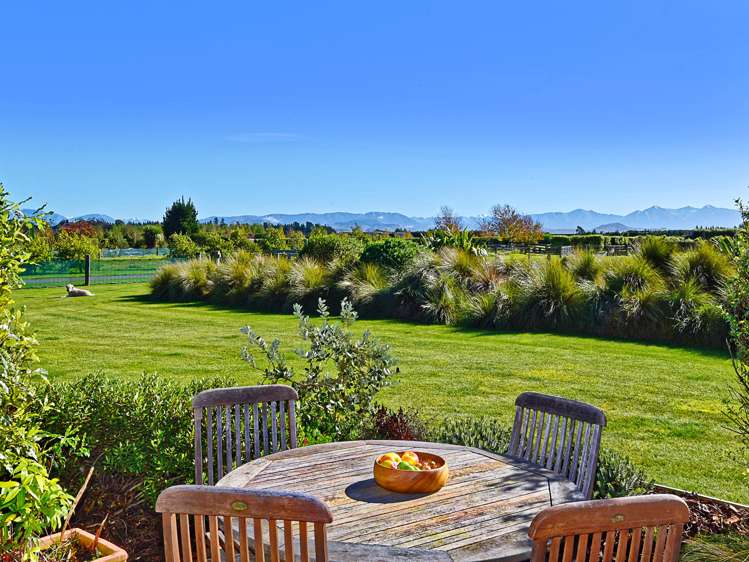 14d Mulholland Drive Darfield_14