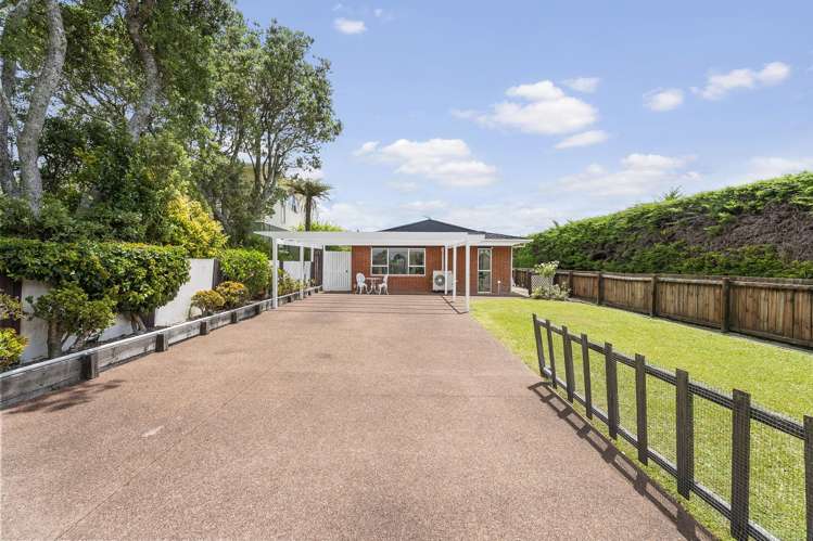 1/5 Teal Crescent Beach Haven_19