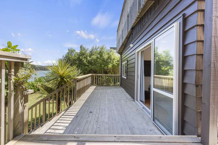 57 Pohutukawa Avenue Cockle Bay_17