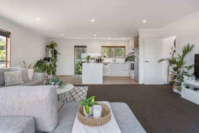 2/76 Heathcote Road Castor Bay_4