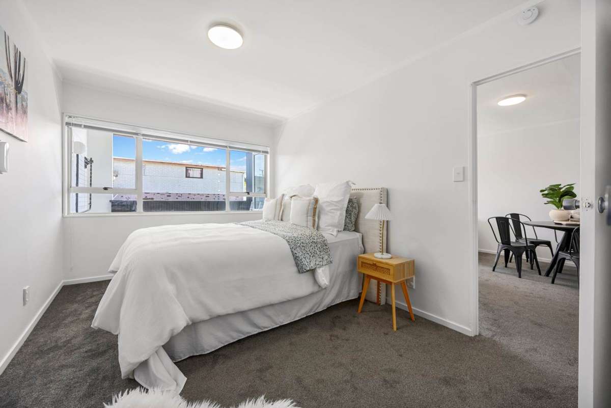 3 & 8/60 Hutton Street_3