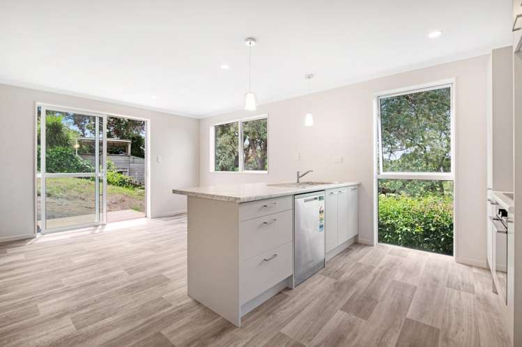 1/20 Polkinghorne Drive Manly_8