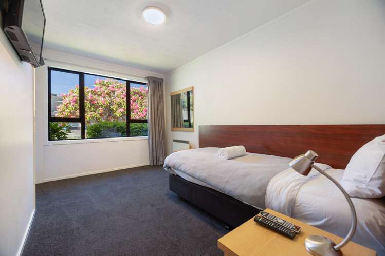 66A and 66B Robins Road Queenstown_11